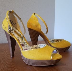 Bamboo yellow silk heels
